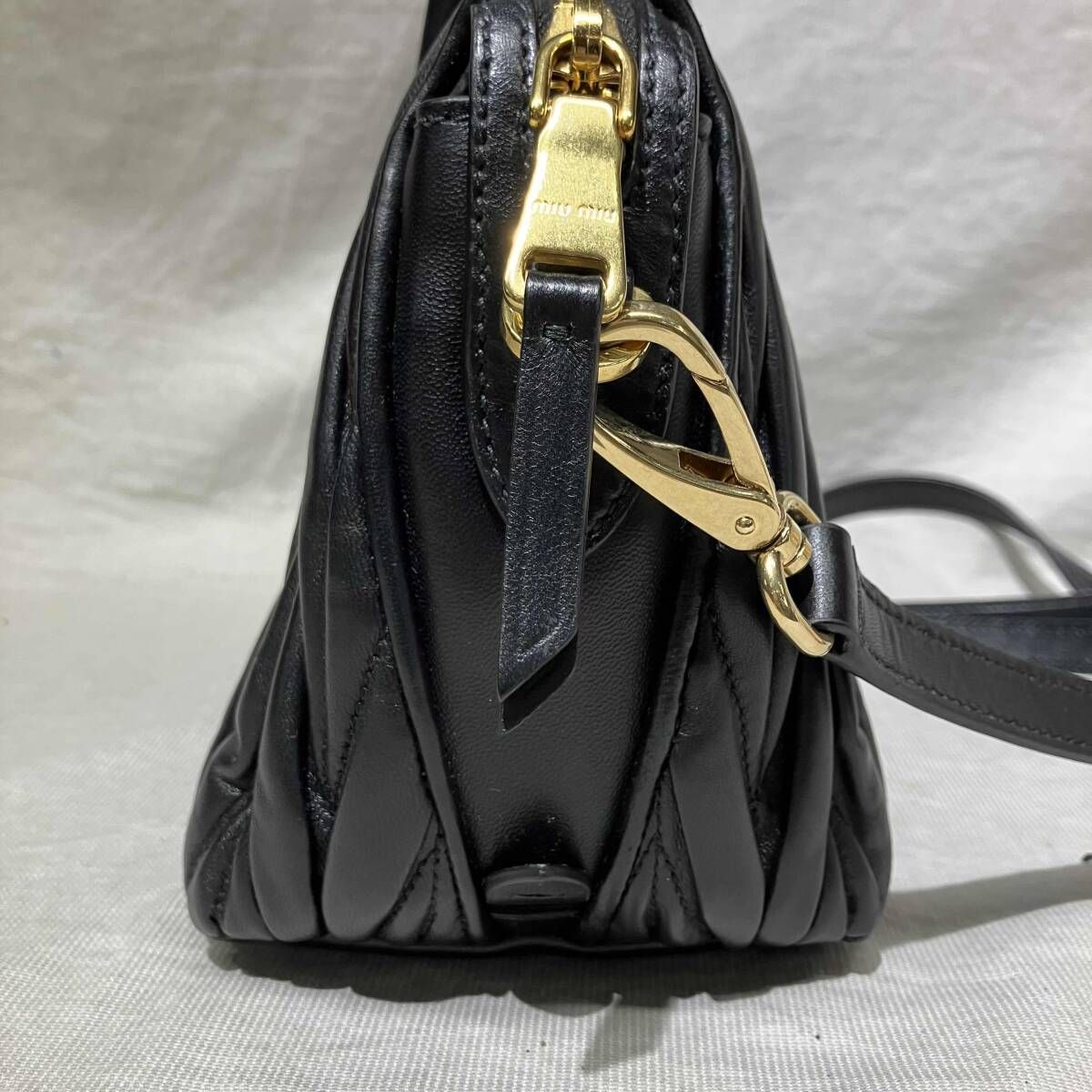 MIU MIU マテラッセ 2WAY ハンドバッグ バッグ ブラック ミュウミュウ