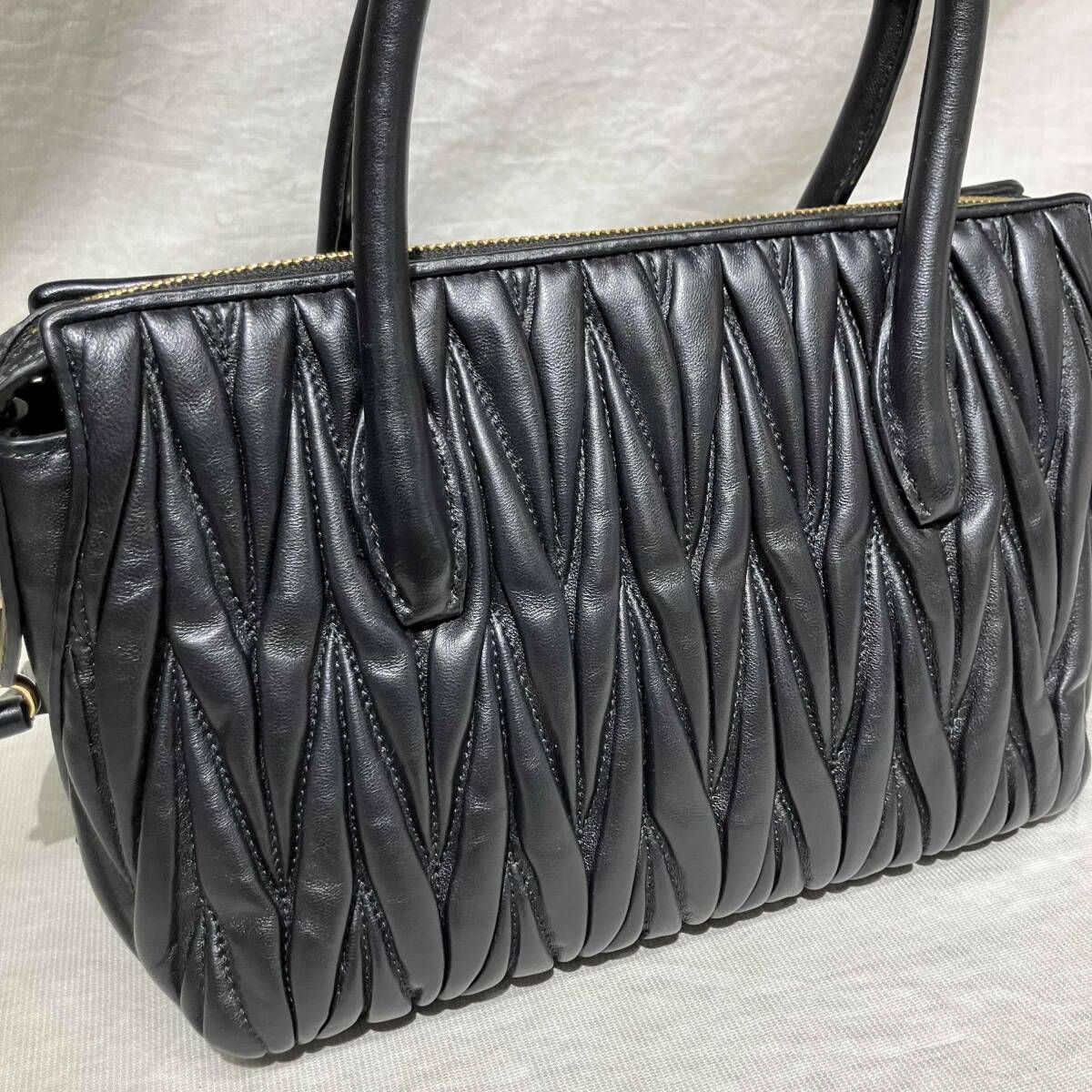 MIU MIU マテラッセ 2WAY ハンドバッグ バッグ ブラック ミュウミュウ