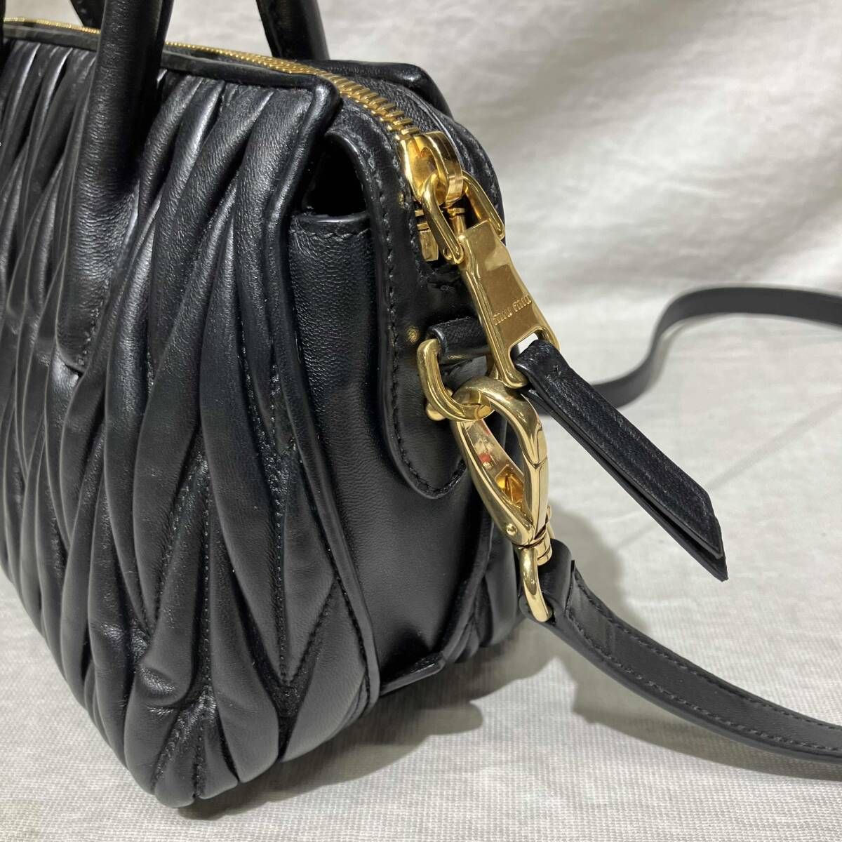 MIU MIU マテラッセ 2WAY ハンドバッグ バッグ ブラック ミュウミュウ