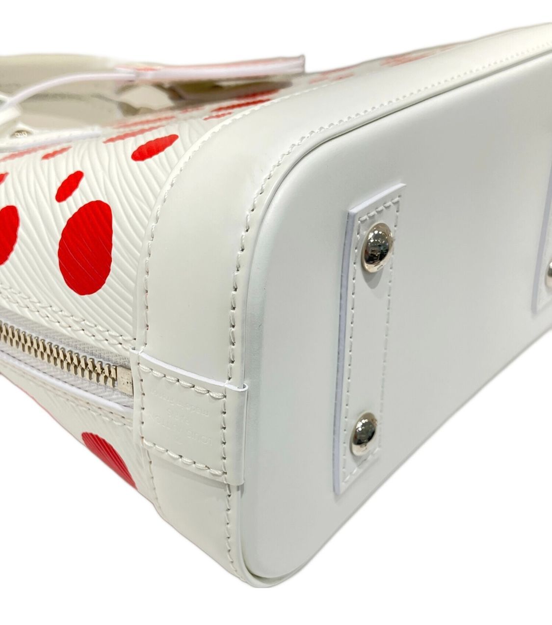 草間彌生コラボ　ルイヴィトン　アルマ　ショルダーバック LOUIS VUITTON × 草間彌生 アルマBB 2WAY ショルダーバッグ ホワイト