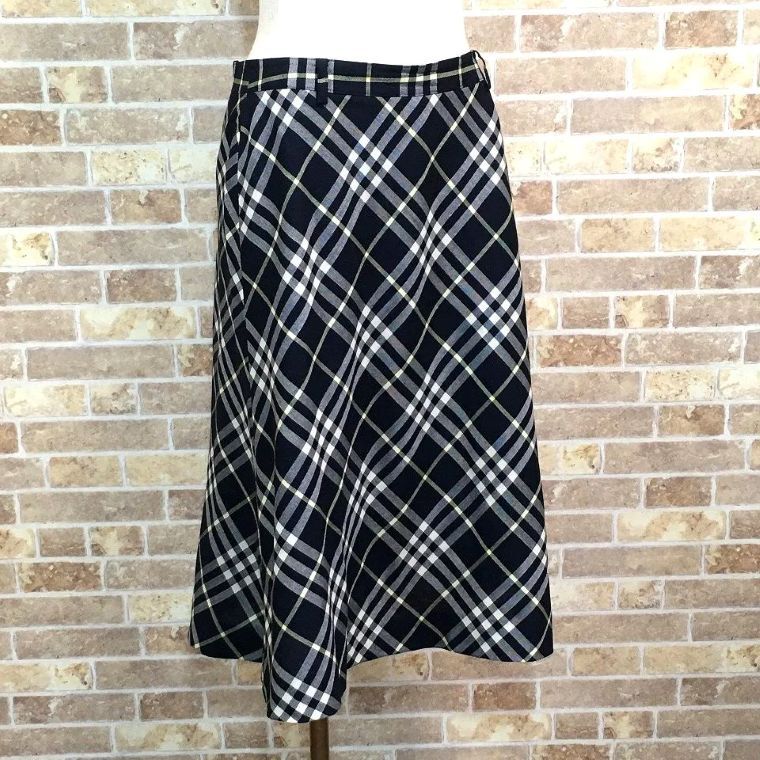 美品 BURBERRY LONDON スカート 40 ノバチェック ネイビー 三陽商会