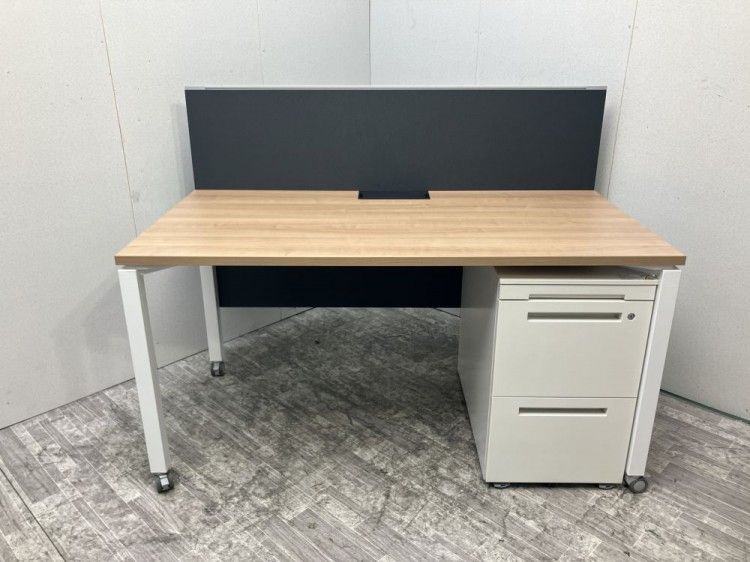 【中古品】コクヨ ワークフィットシリーズ デスクパネル付1400平デスク+ワゴンセット SDT-WF147MP2NN ナチュラル
