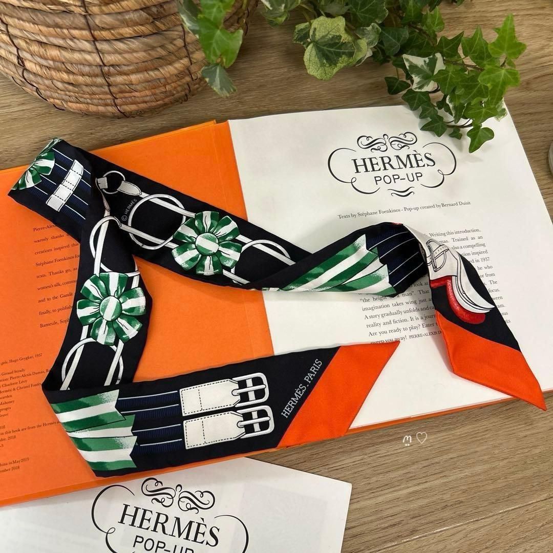 HERMESエルメス ツイリー ジャンピング ロゼット シルクリボンスカーフ