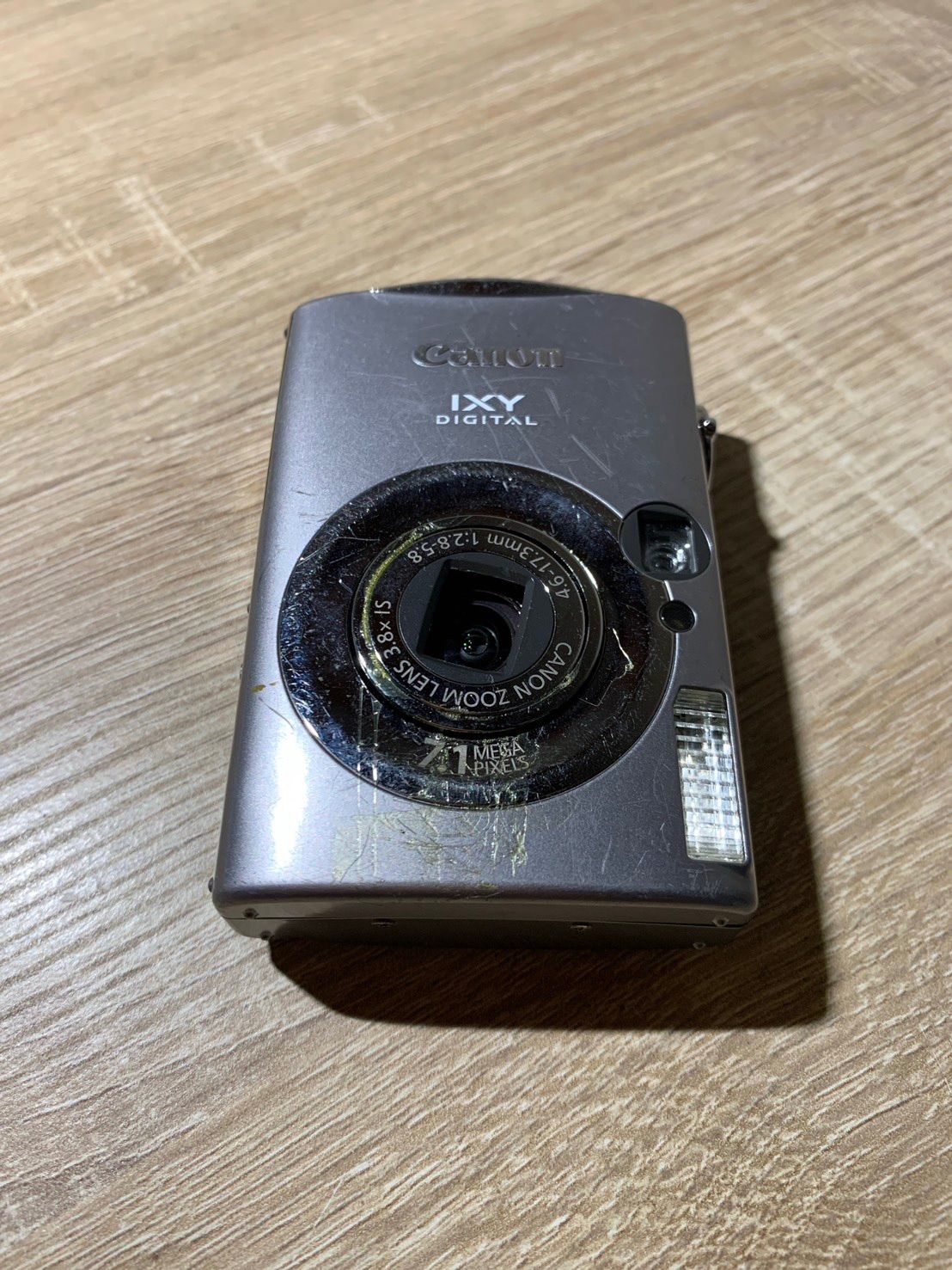 2530 Canon IXY DIGITAL 900 IS シルバー ジャンク品 デジカメ【ネ
