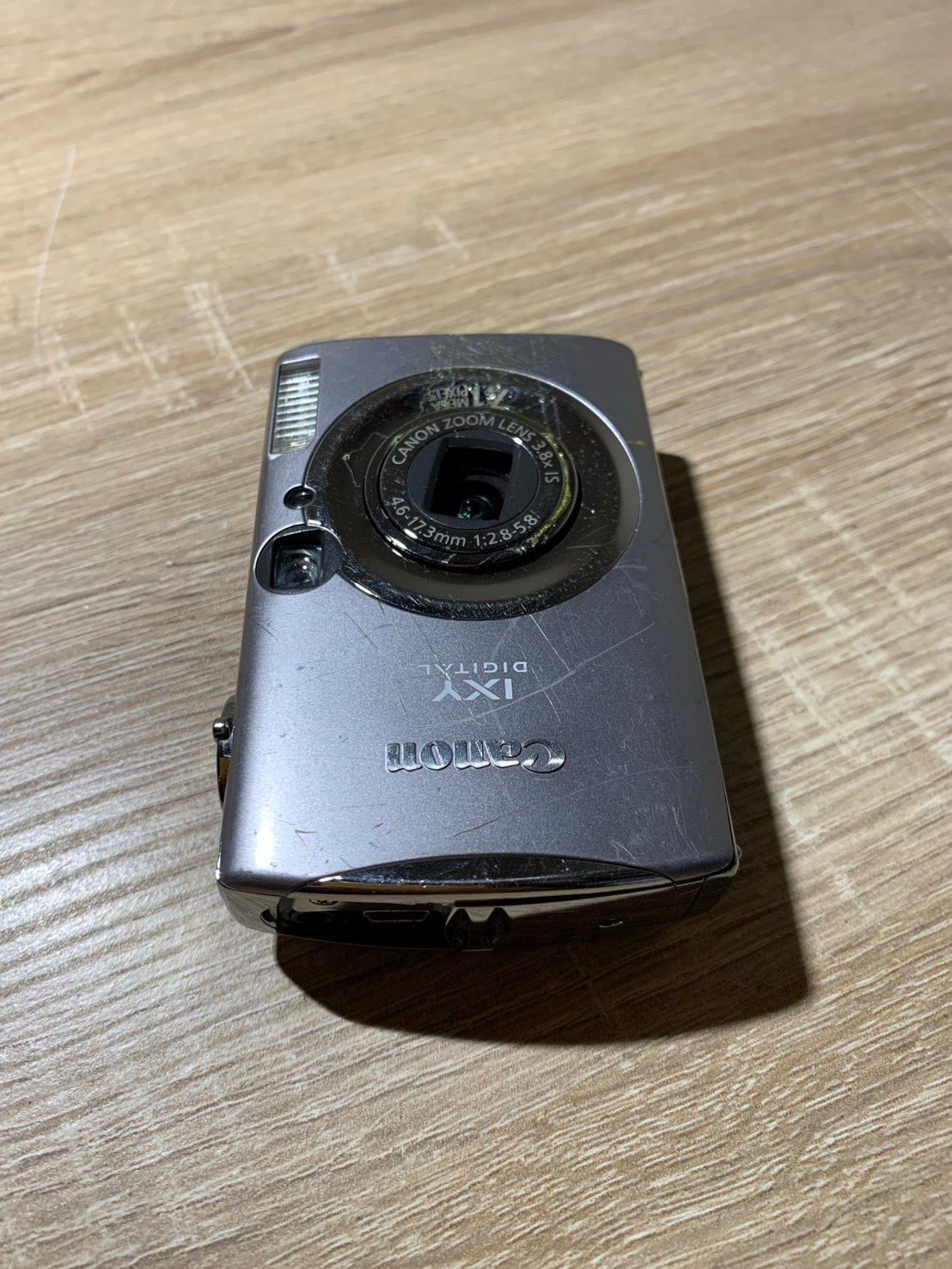 2530 Canon IXY DIGITAL 900 IS シルバー ジャンク品 デジカメ【ネ