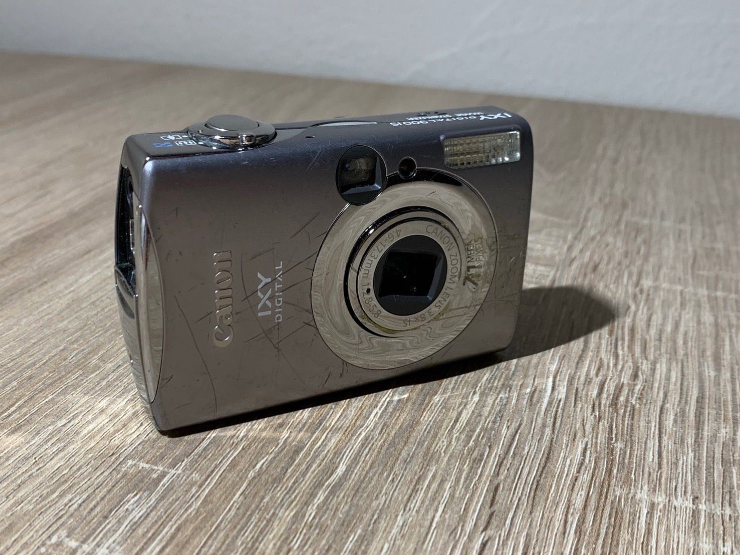 2530 Canon IXY DIGITAL 900 IS シルバー ジャンク品 デジカメ【ネ