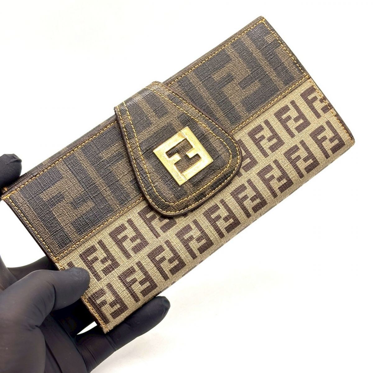 装いに品格を添える】 FENDI 長財布 フェンディ ズッカ柄 ズッキーノ