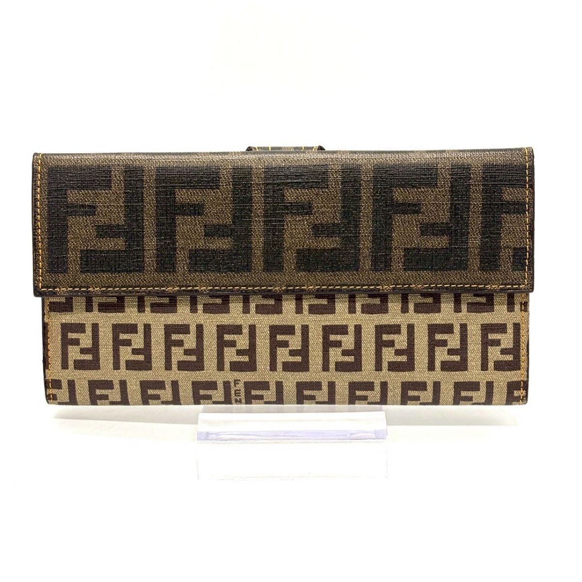 装いに品格を添える】 FENDI 長財布 フェンディ ズッカ柄 ズッキーノ
