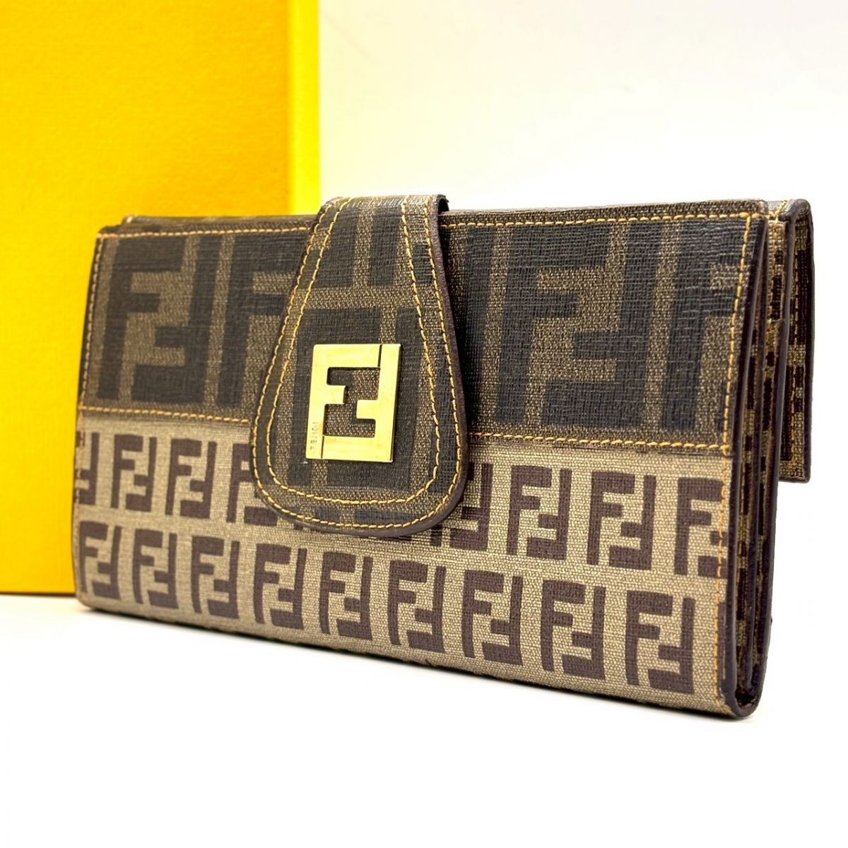 装いに品格を添える】 FENDI 長財布 フェンディ ズッカ柄 ズッキーノ