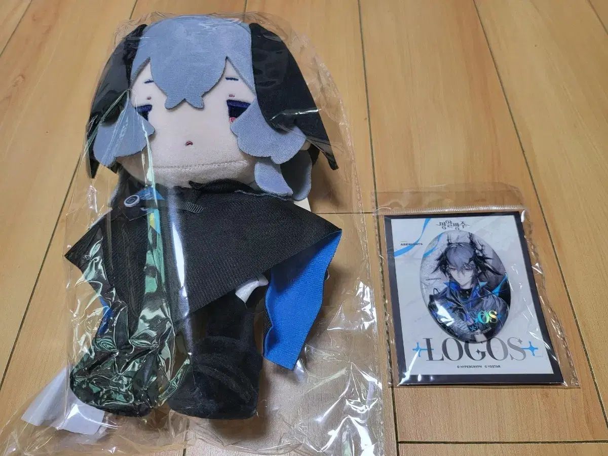 アークナイツ ロゴ ぬいぐるみ + バッジ セット