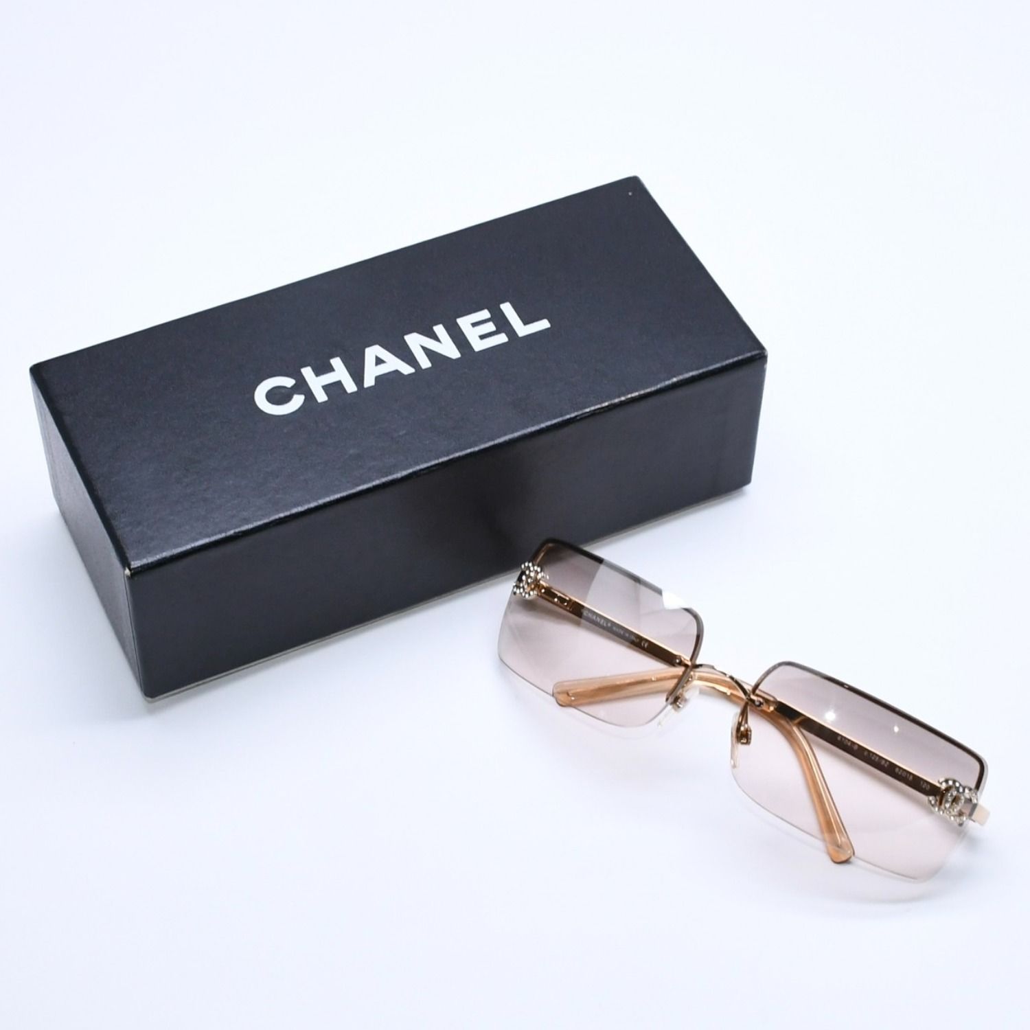 極美品 CHANEL シャネル ハーフリム サングラス アイウェア 4104-B c