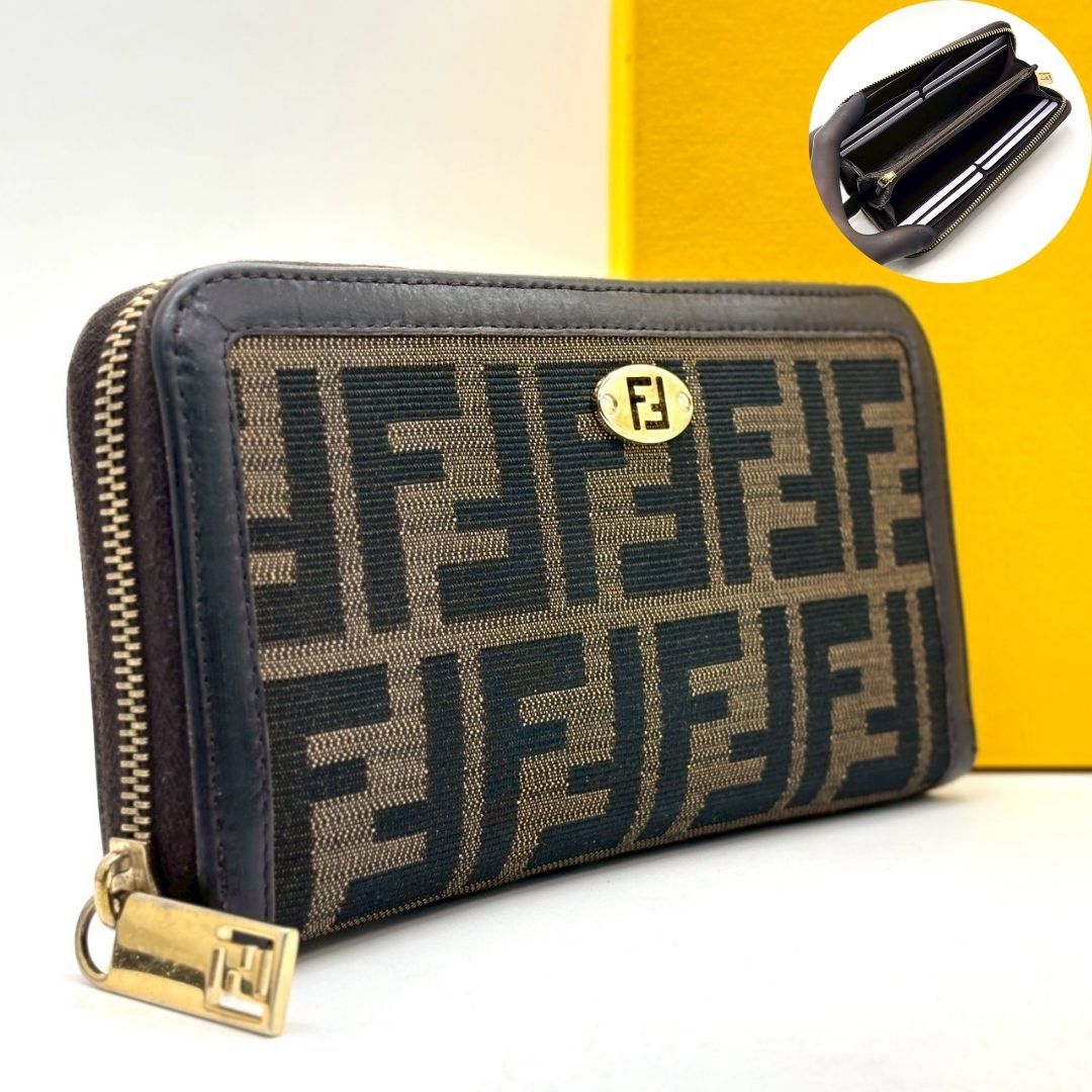 【意匠が映える上質な佇まい】　FENDI　ラウンドファスナー 長財布 ゴールド金具 ズッカ柄 8カード　ブラウン