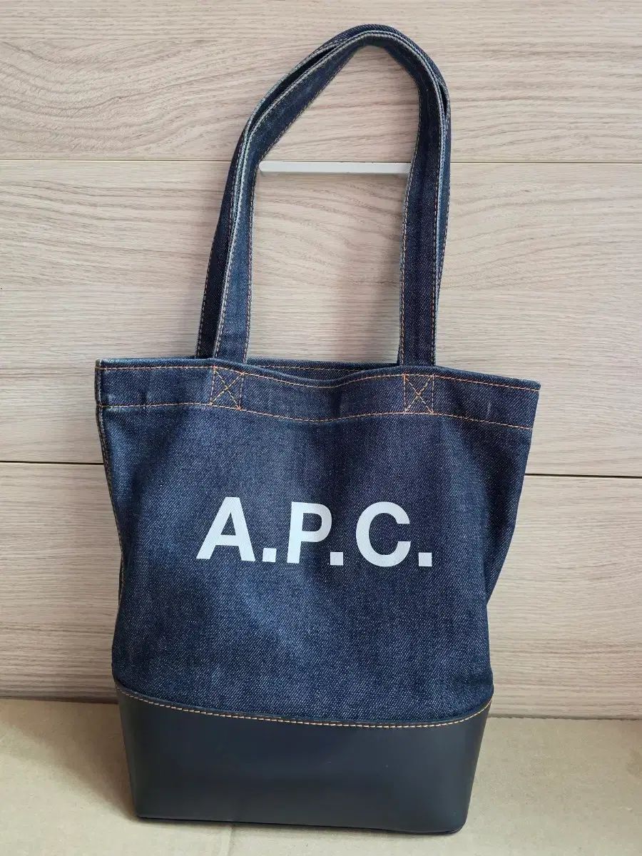 A.P.C. アーペーセー バッグ