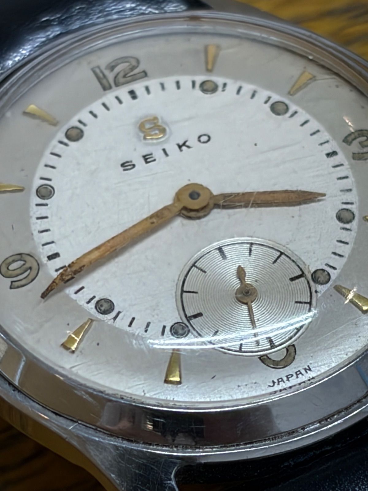 1950年代 セイコー Sマーク スモセコ 手巻き 不動品 ジャンク 裏蓋 鶴