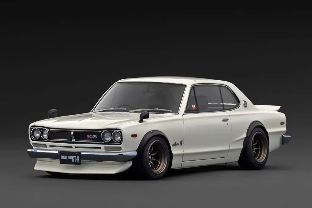 【新品】ミニカー 1/18 Nissan Skyline 2000 GT-R (KPGC10)(ホワイトアイボリー) [IG4033]