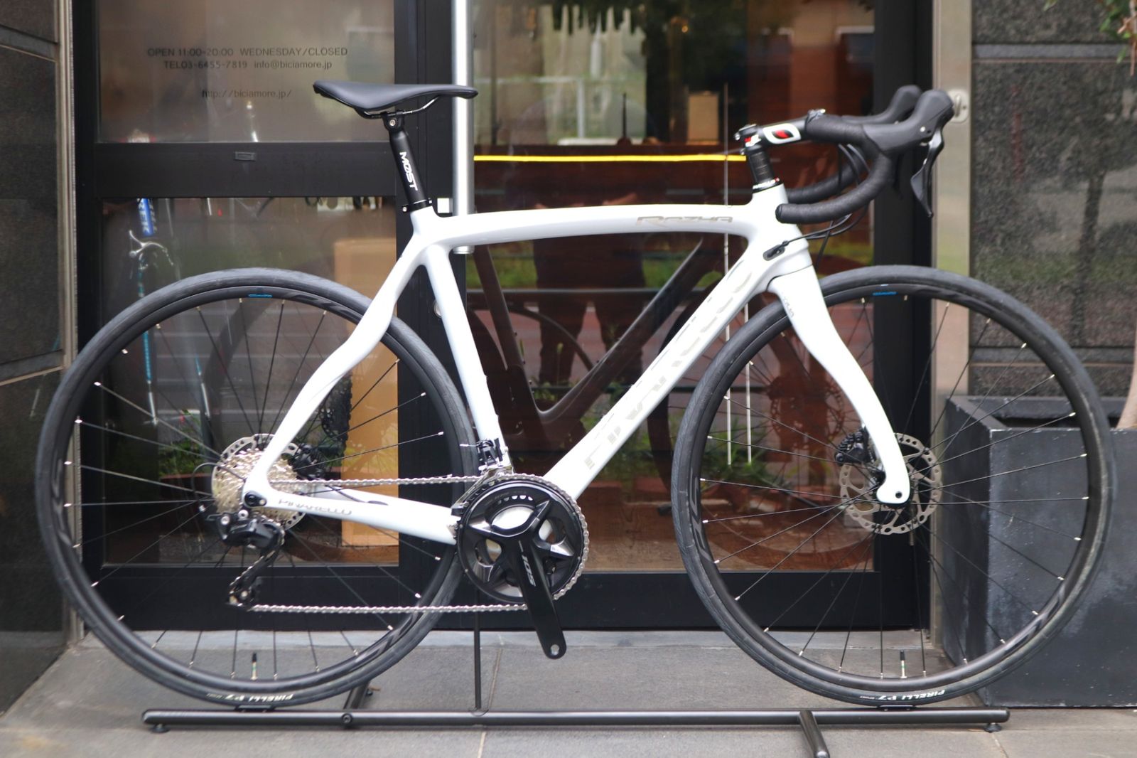 ピナレロ PINARELLO ラザ RAZHA DISK 2024モデル 515サイズ シマノ 105 R7120 12S カーボン ロードバイク 【東京南麻布店】