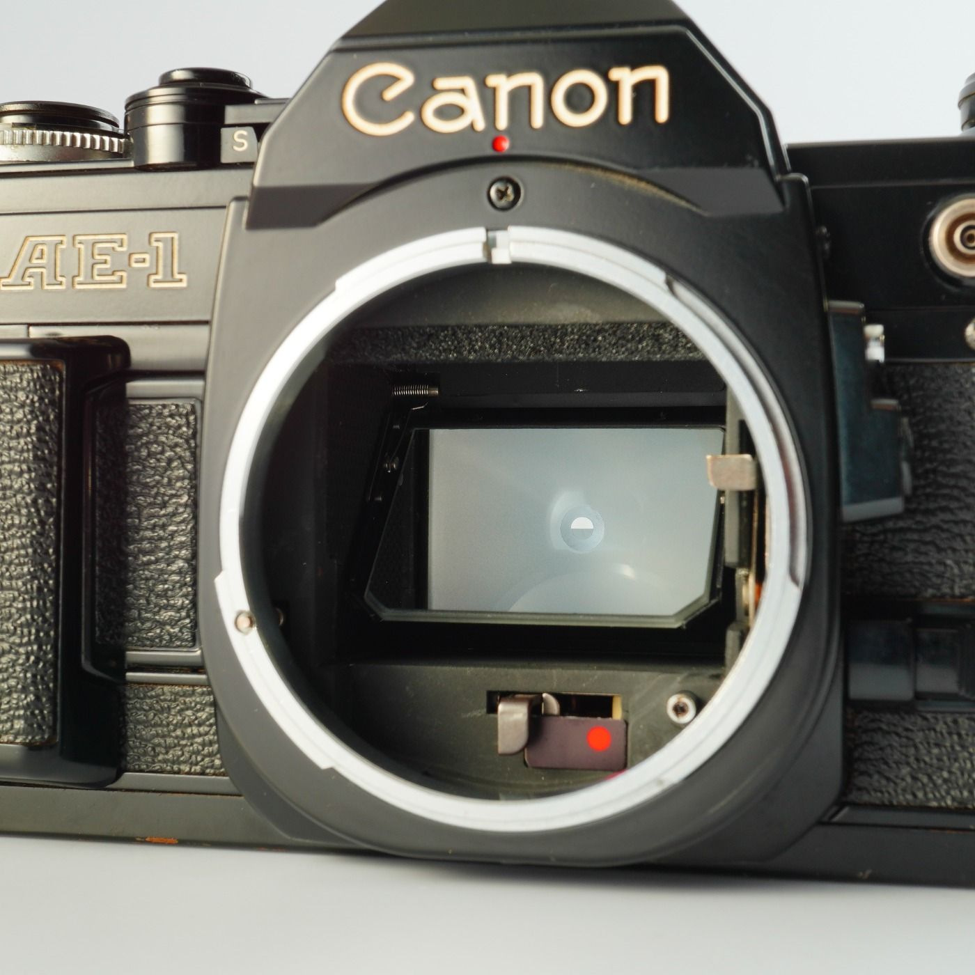 Canon キヤノン AE-1 Black + FD 50mm F/1.4 S.S.C. MF フィルム一眼