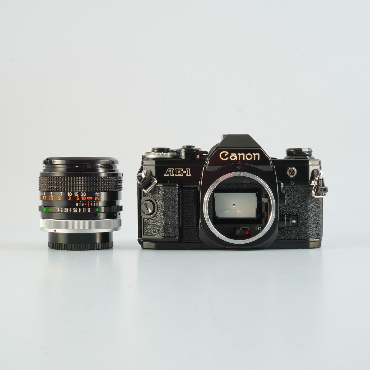 Canon キヤノン AE-1 Black + FD 50mm F/1.4 S.S.C. MF フィルム一眼