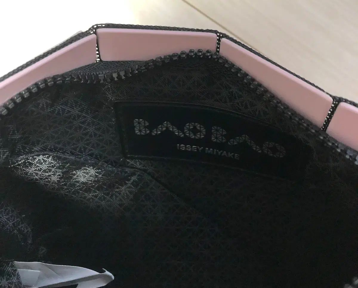 BAO BAO ISSEY MIYAKE バオバオイッセイミヤケ クラッチバッグ ピンク