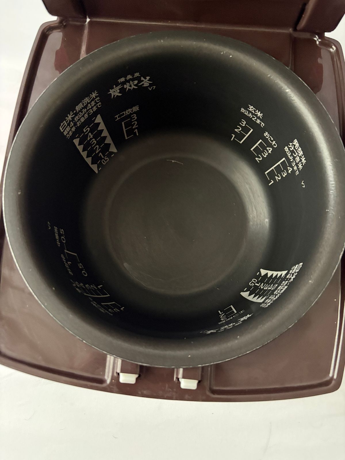 ○ ミツビシ MITSUBISHI IH炊飯器 NJ-VX107-R 5.5合 備長炭炭炊釜 連続