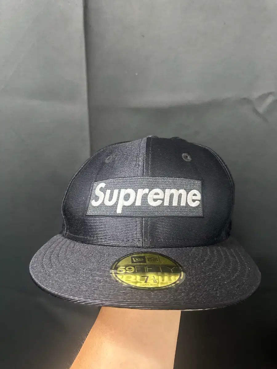 シュプリーム NEW ERA 59FIFTY ブラック フィッテッド キャップ