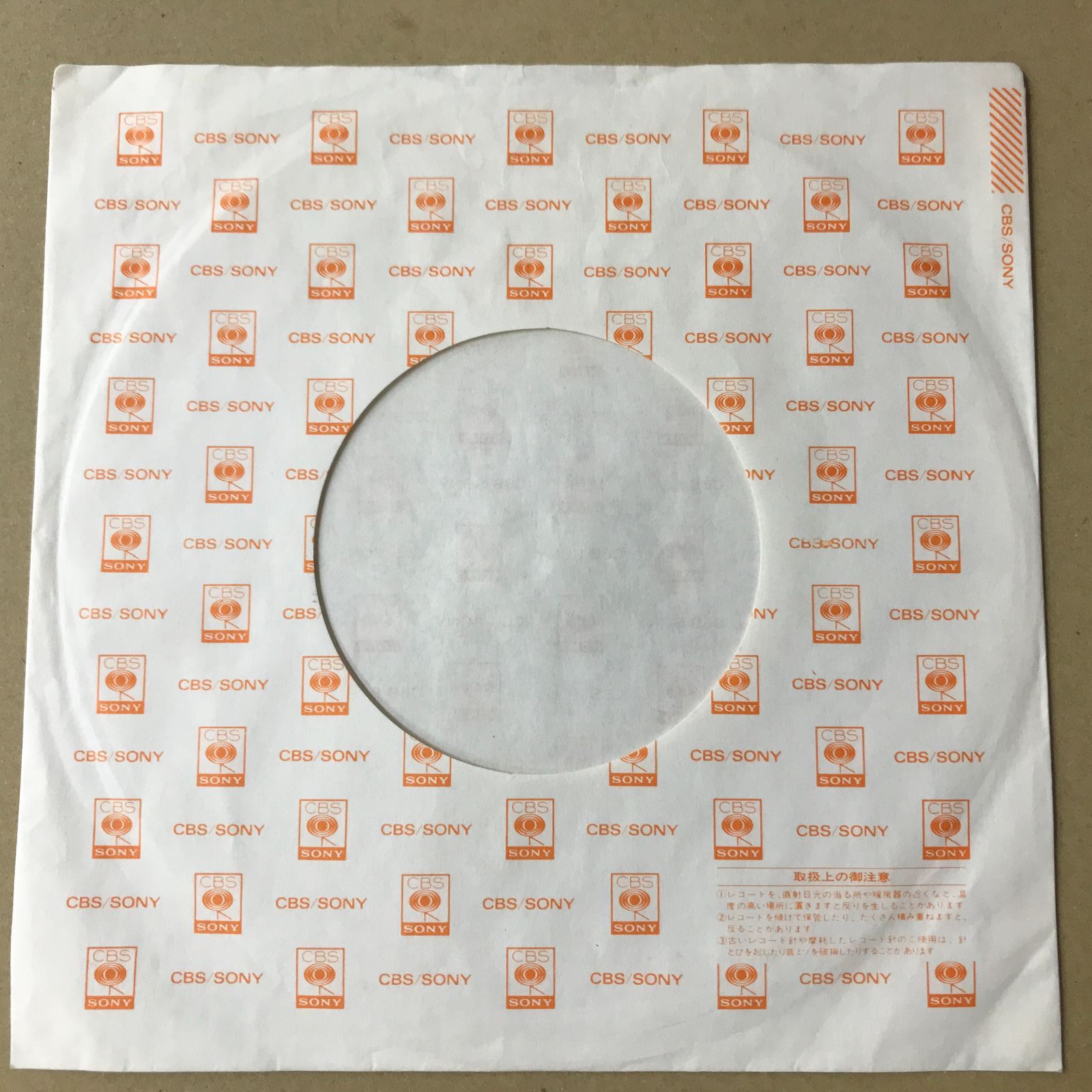 https://assets.mercari-shops-static.com/-/large/plain/2JU97TFxMsgVaCstMSHHMJ.jpg@jpg