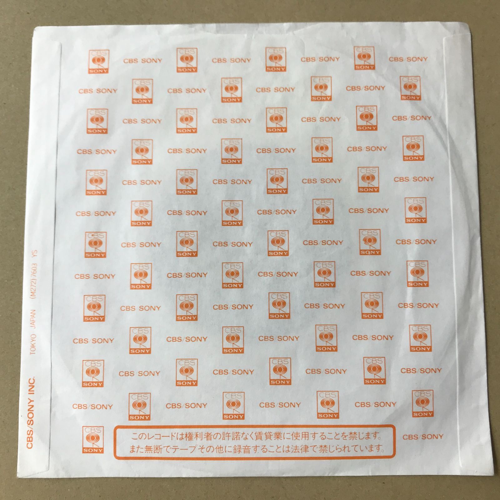 https://assets.mercari-shops-static.com/-/large/plain/2JU97TZXFggEE3uNXgeoxR.jpg@jpg