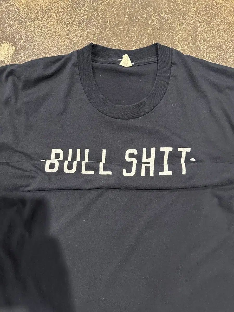 ヴィンテージ 80s bull Shix U Tシャツ