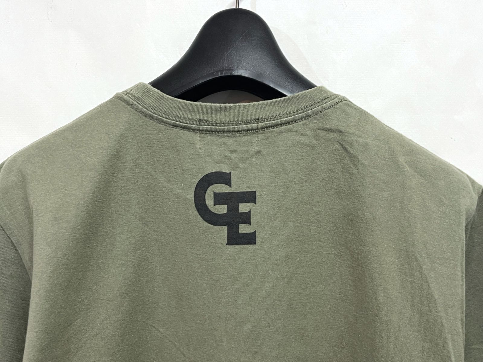 GOODENOUGH｜グッドイナフ GEロゴプリント 半袖Tシャツ - メルカリ