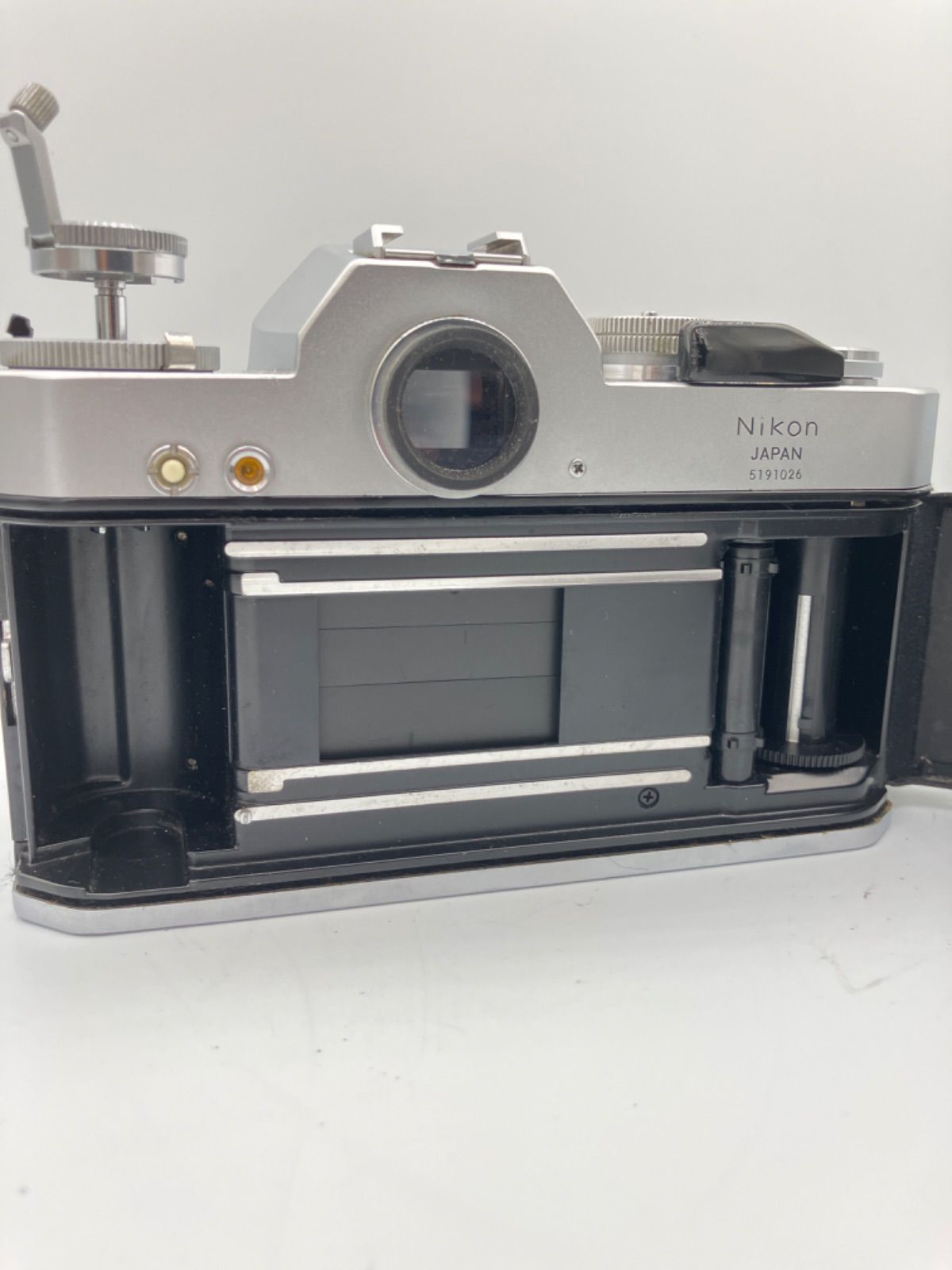 □ Nikon ニコン Nikomat EL 一眼レフフィルムカメラ - メルカリ