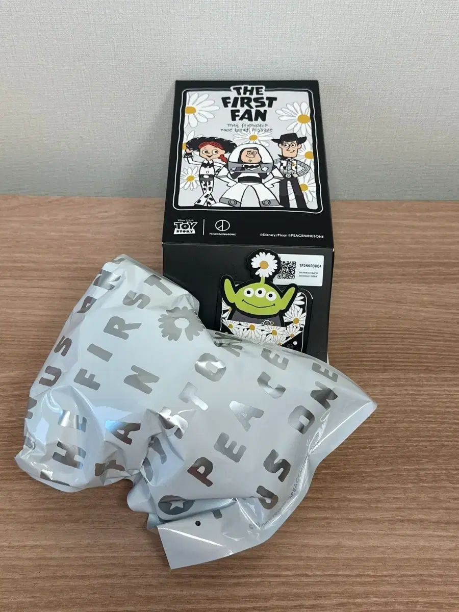 現物 エイリアン トイストーリー ピースマイナスワン THE FIRST ファン プラッシュ キーホルダー エイリアン