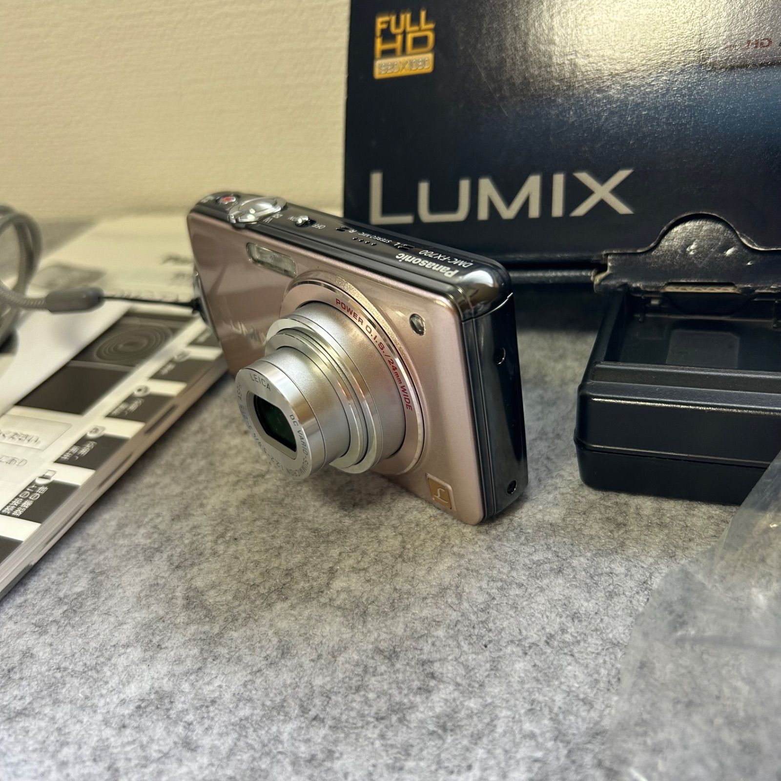 【動作確認済】パナソニック ルミックス DMC-FX700 ピンク　デジカメ 付属品 Panasonic LUMIX【赤-34】