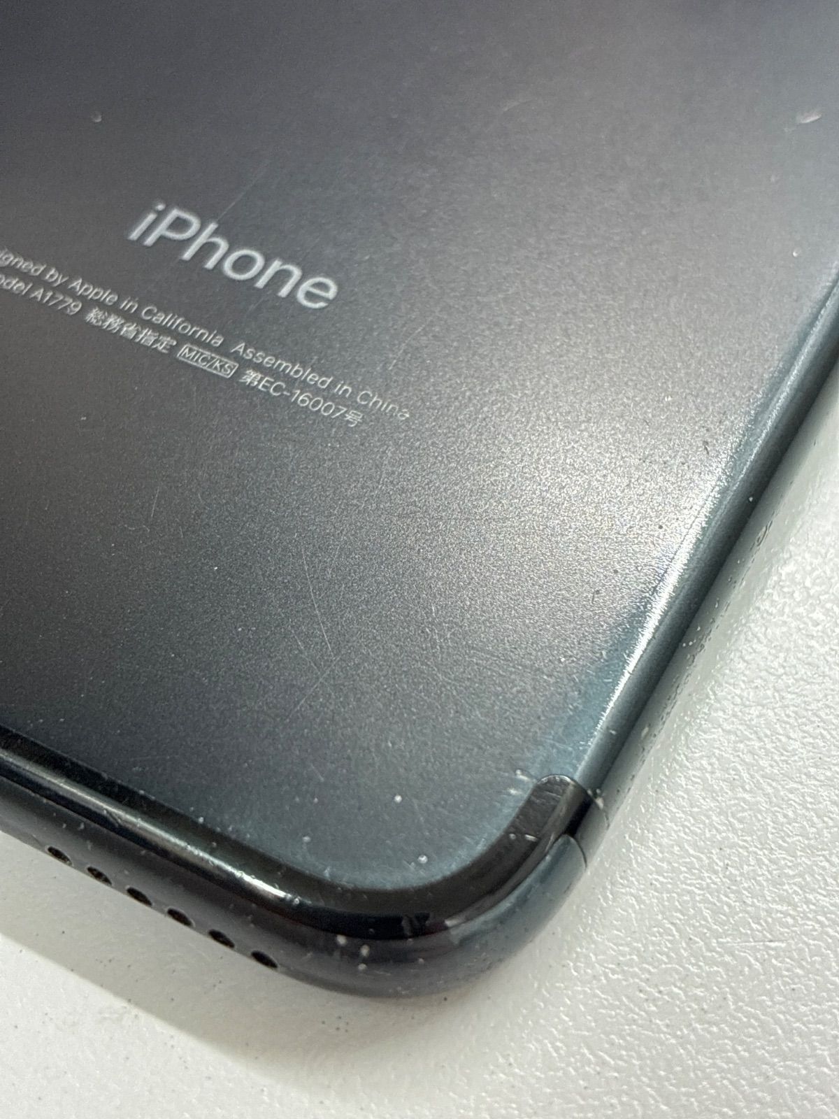 iPhone 7 32GB ブラック SIMフリー バッテリー69％ 動作品 iPhone 32GB