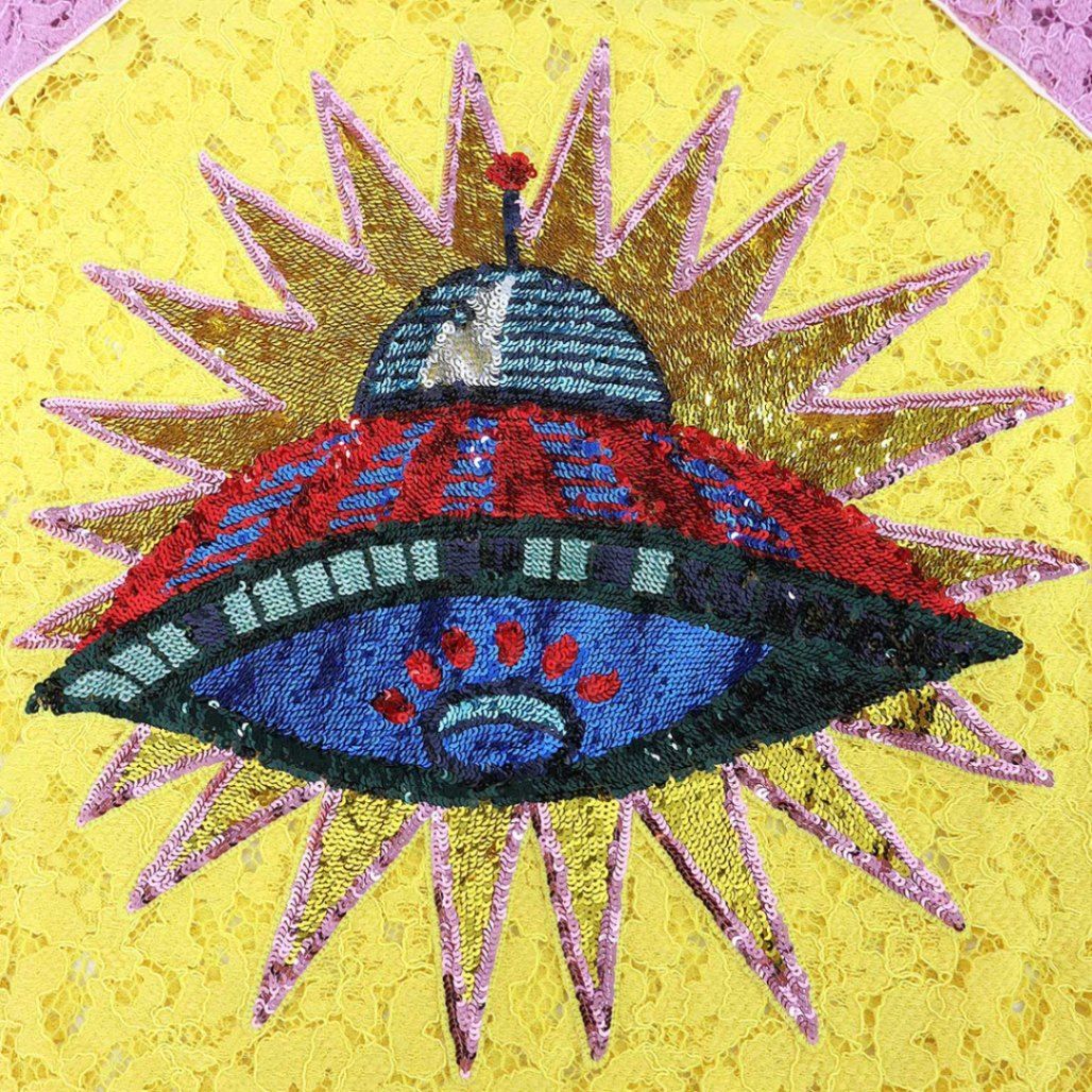 goriLABO❗️Gucci(グッチ) UFO✕ドラゴン 刺繍ゴールド GUCCI グッチ UFOスパンコール レースデザイントップス 479612 X9B81