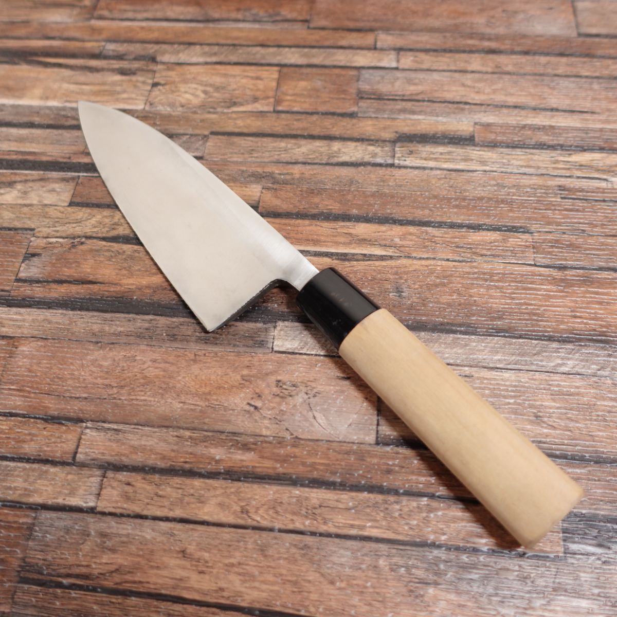 忠房 出刃包丁 研ぎ済 寅 シール付き ほぼ未使用保管品 175mm - メルカリ