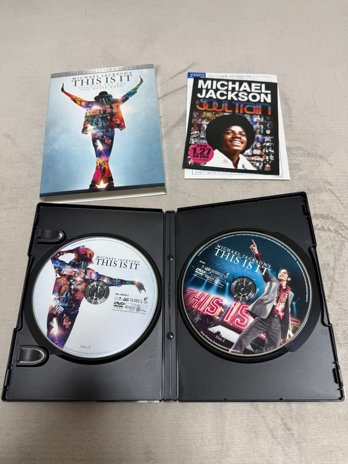 極上美品・豪華2点セット】マイケル・ジャクソン THIS IS IT BD＆DVD