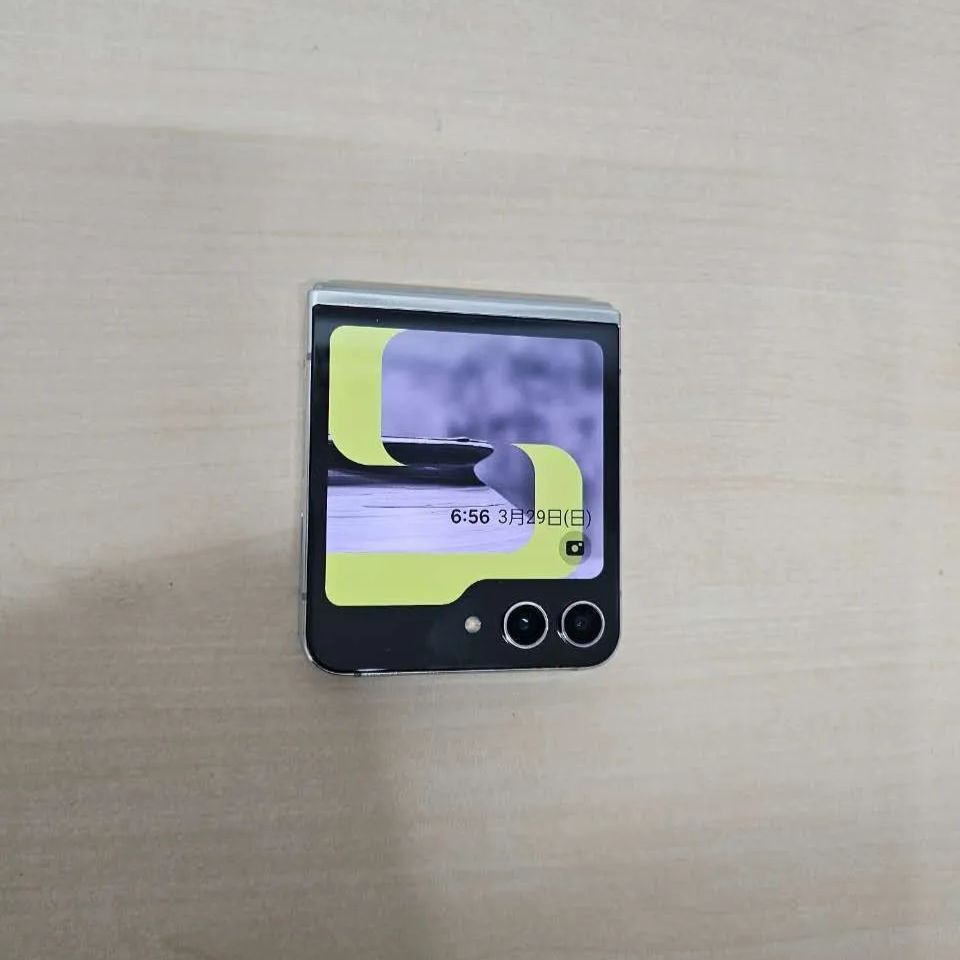 Galaxy Z Flip5 ミント 256GB au 訳あり - メルカリ