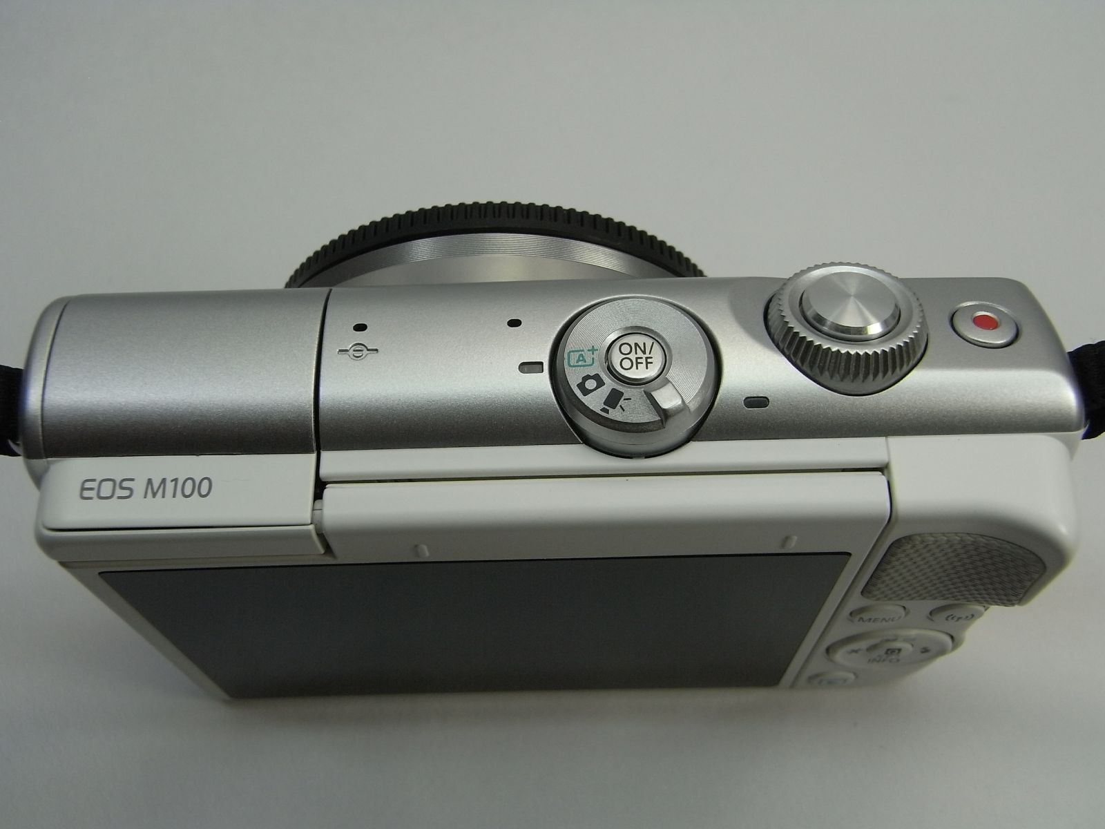 美品】 Canon(キャノン）ミラーレス一眼デジタルカメラ EOS M100