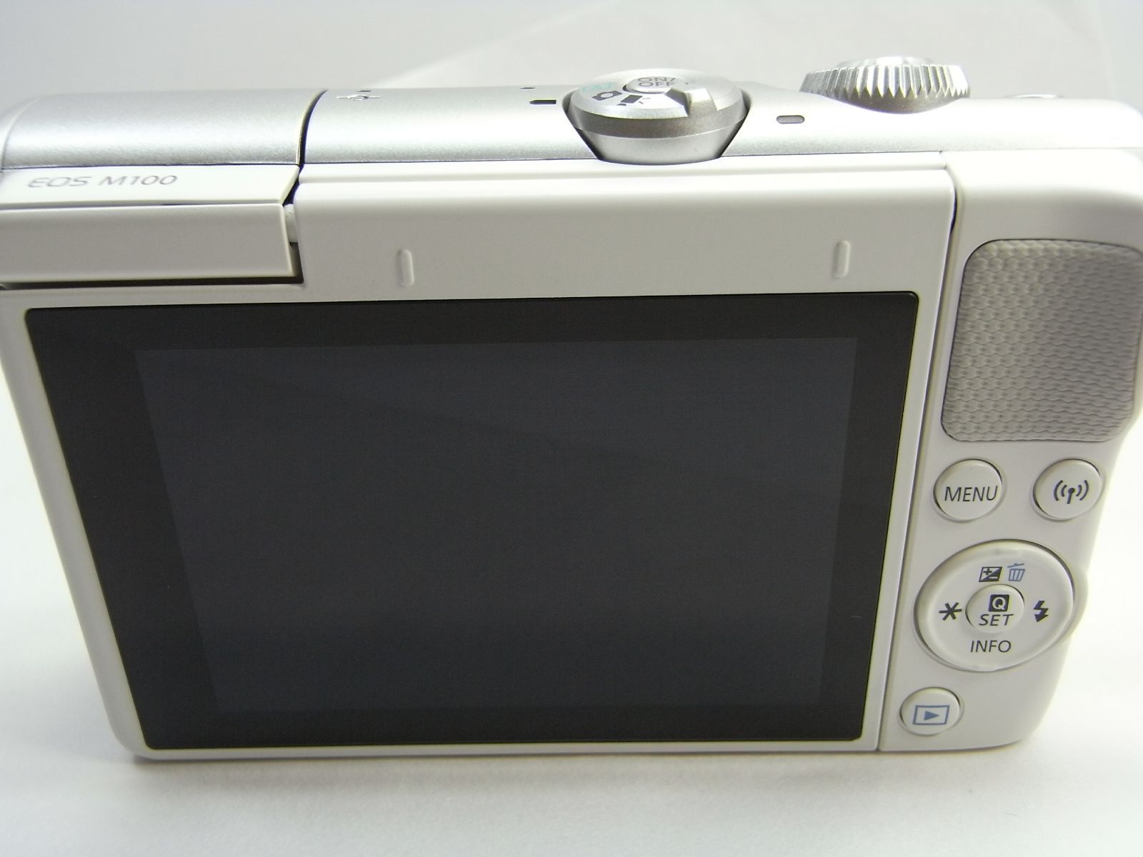 美品】 Canon(キャノン）ミラーレス一眼デジタルカメラ EOS M100