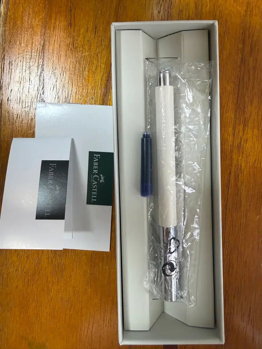 FABER-CASTELL 엠비ション シネマティック 白 F