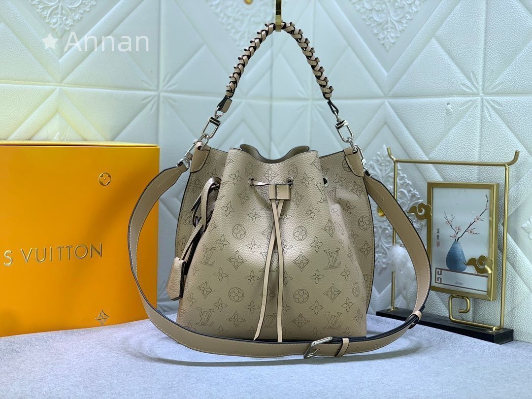 ブラック LOUIS VUITTON ルイ ヴィトン 2WAY ショルダーバッグ ハンドバッグ ムリア 斜め掛け モノグラムマヒナ レザー ノワール