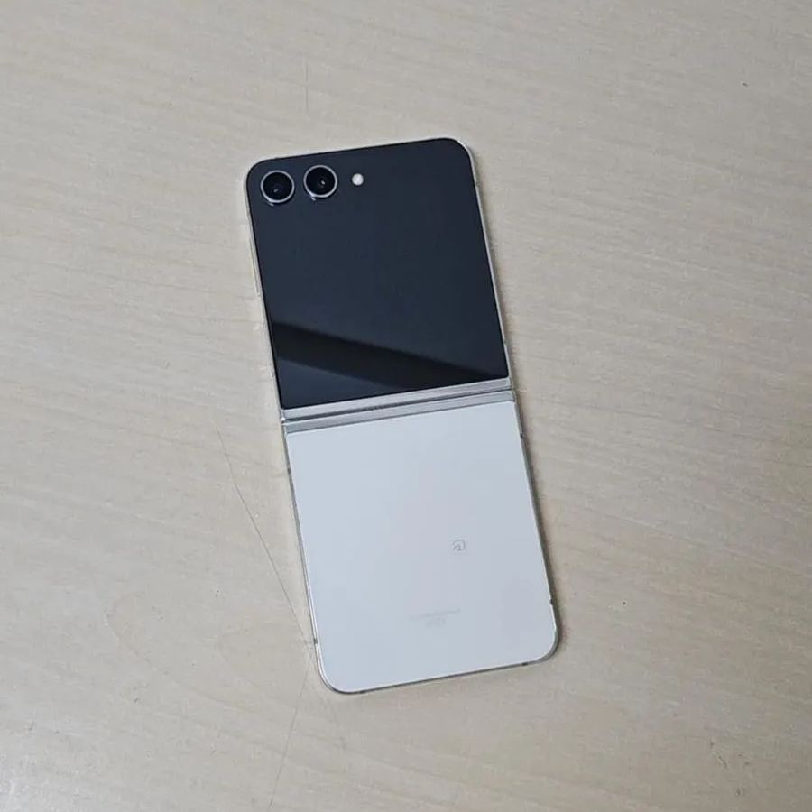 訳あり】Galaxy Z Flip5 256GB au SIMロックなし - メルカリ