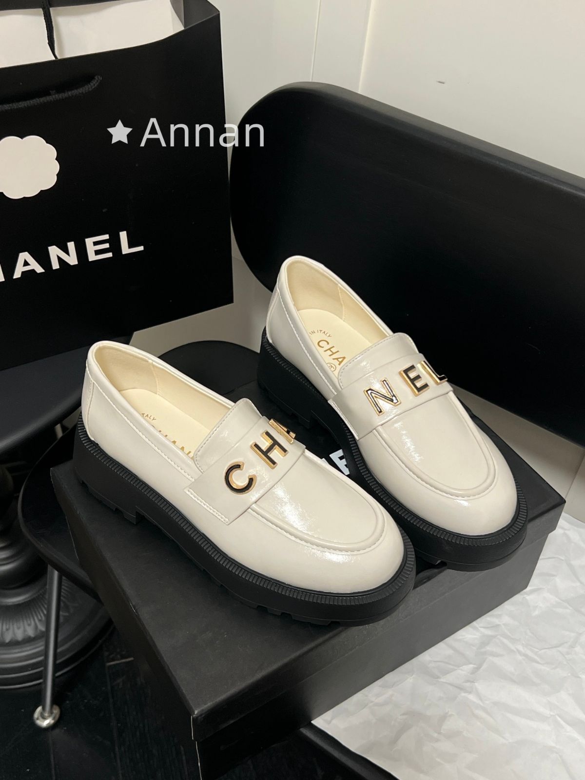 激レア 限定品新型新品 CHANEL シャネル ローファー?革靴 レディース