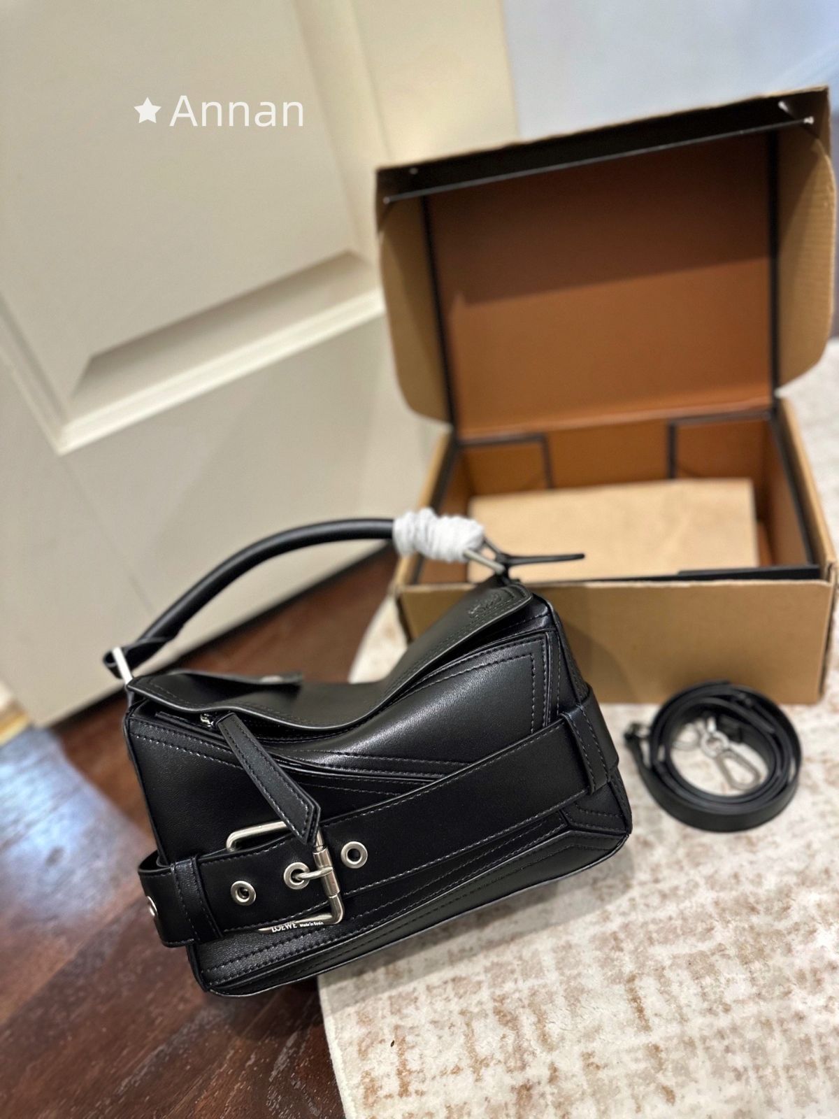 大人気 送料無料レディース LOEWE　ロエベ ショルダーバッグ