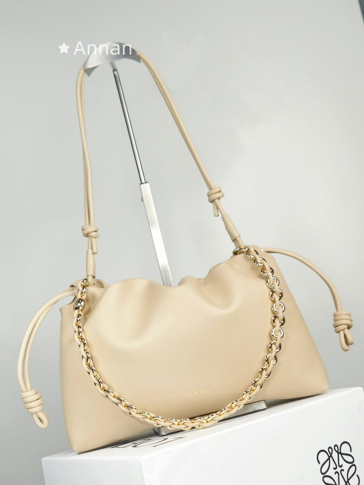 お値下げ！限定 レディース LOEWE　ロエベ ショルダーバッグ