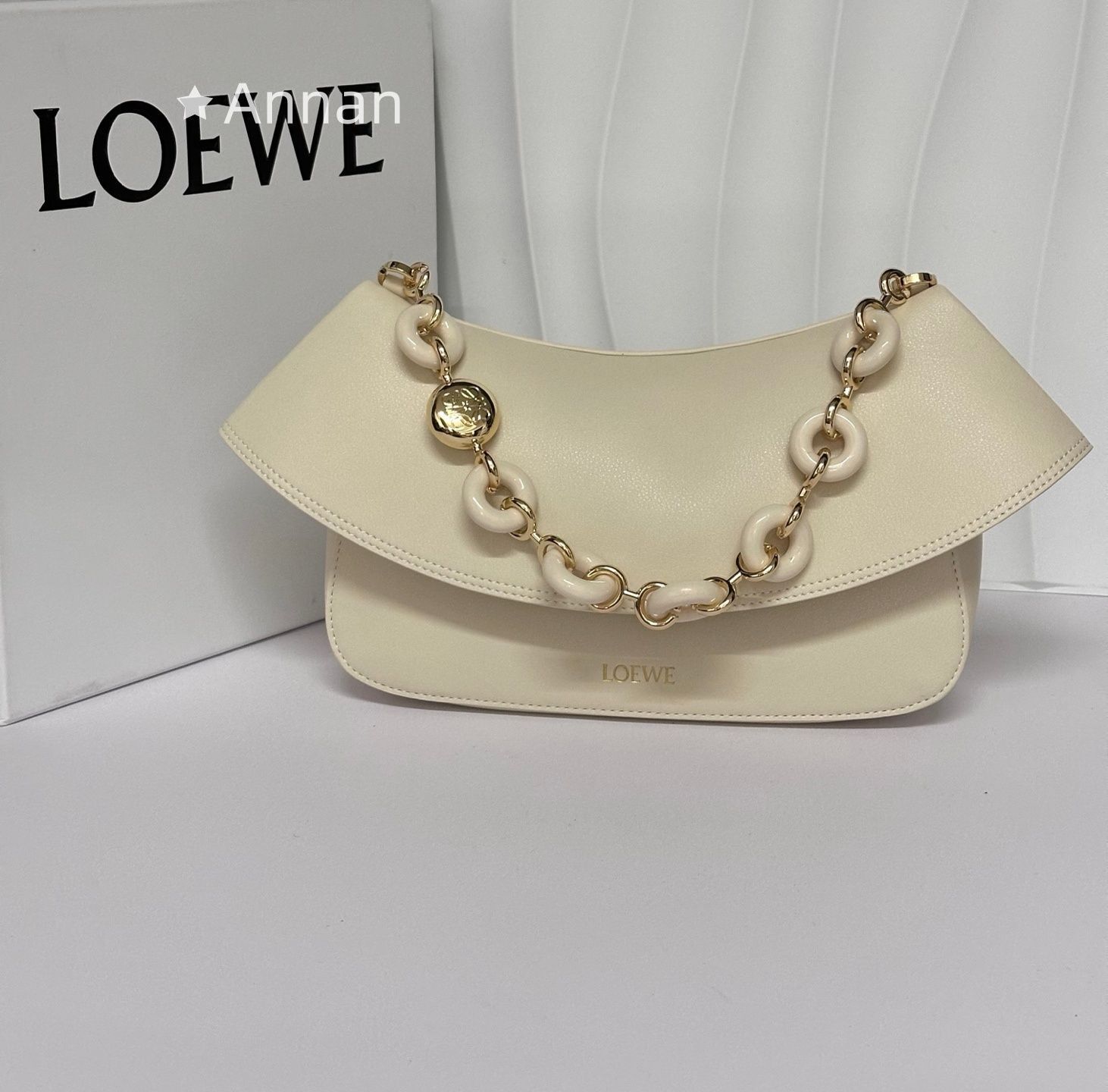 超極SSS美品 良品 レディース LOEWE　ロエベ ショルダーバッグ