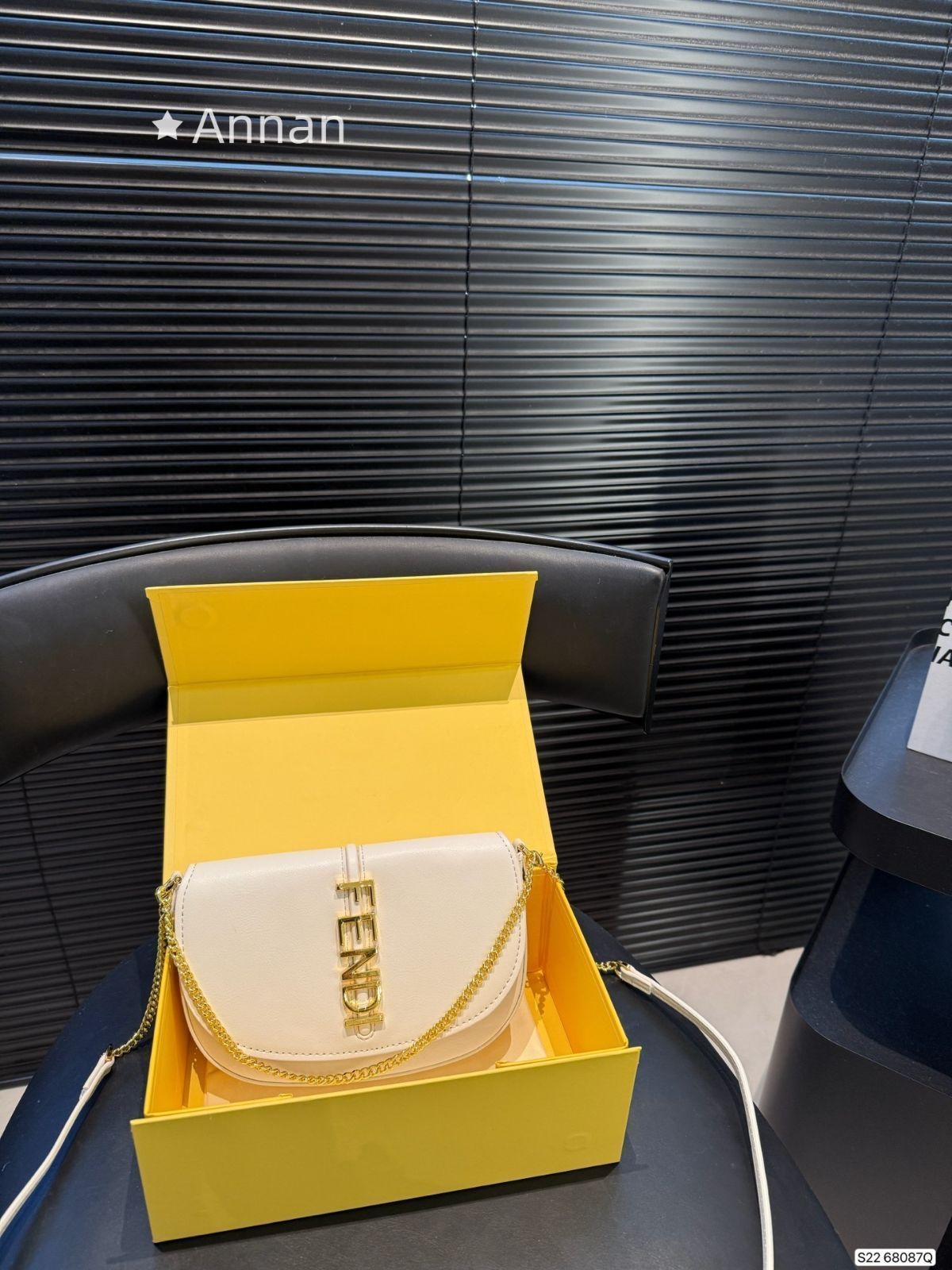 新作 期間限定☆良品 レディース FENDI フェンディ ショルダーバッグ