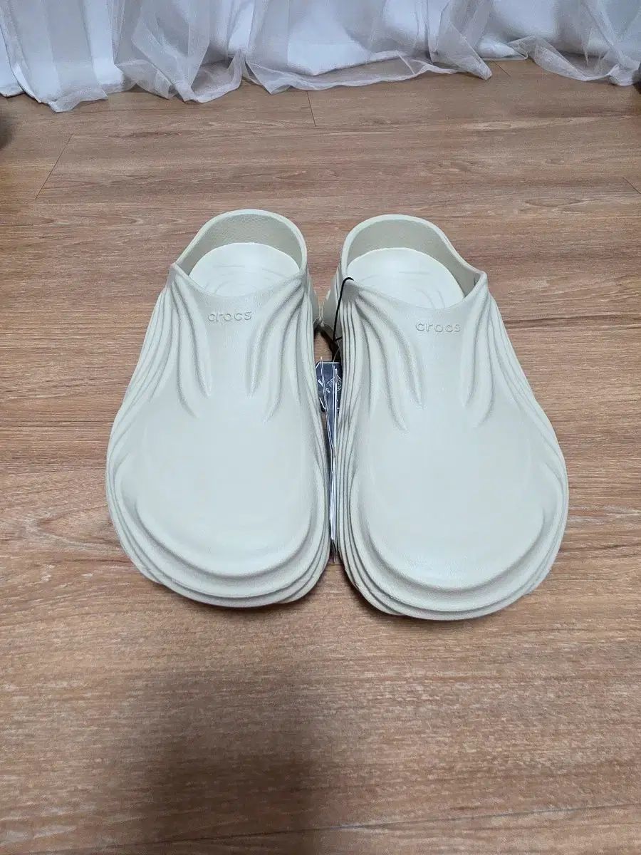 新品) Crocs エコーウェーブ 本 COLOR 270サイズ 7,131円