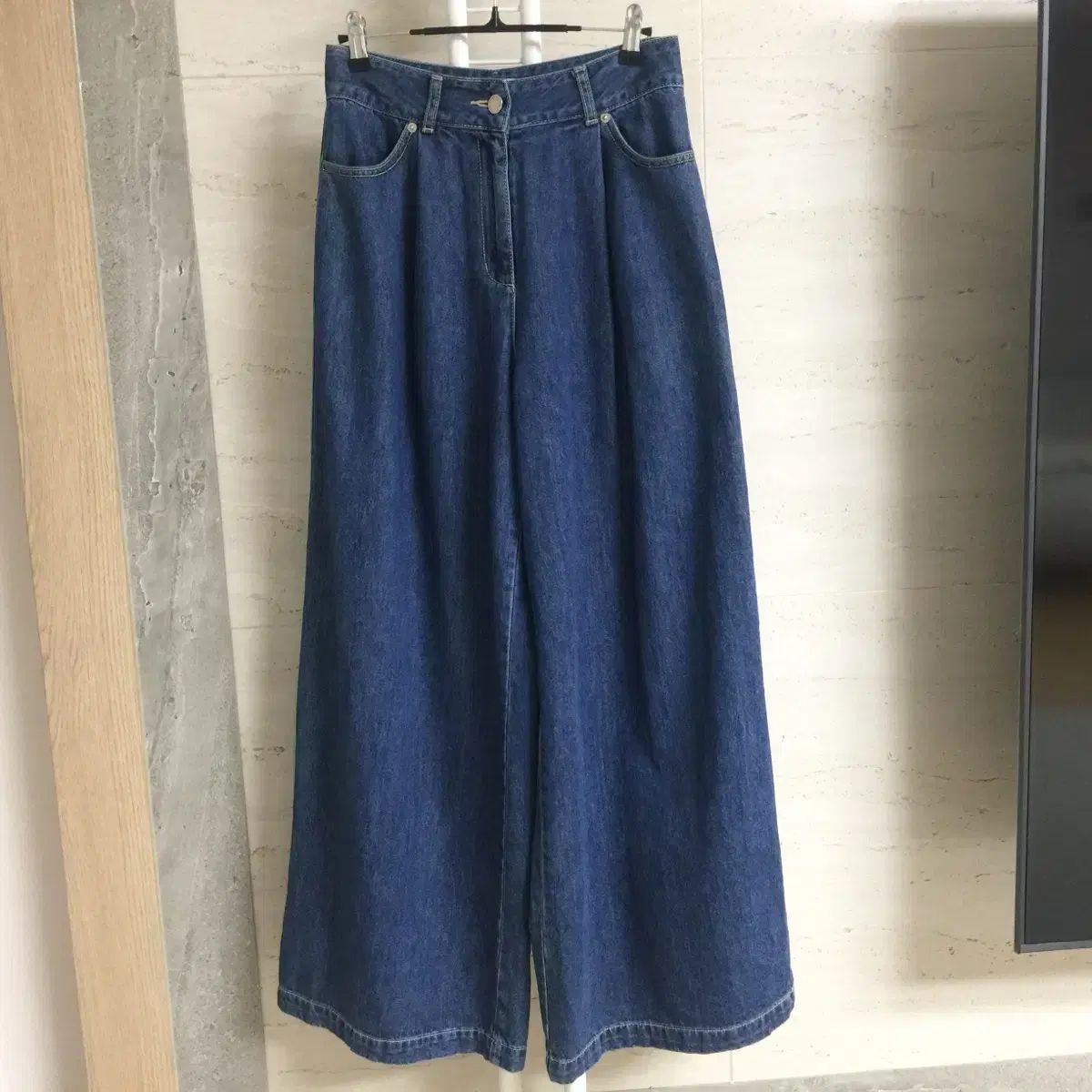 アッテヴァネッサ ブリューノ 22 ワイド デニム パンツ