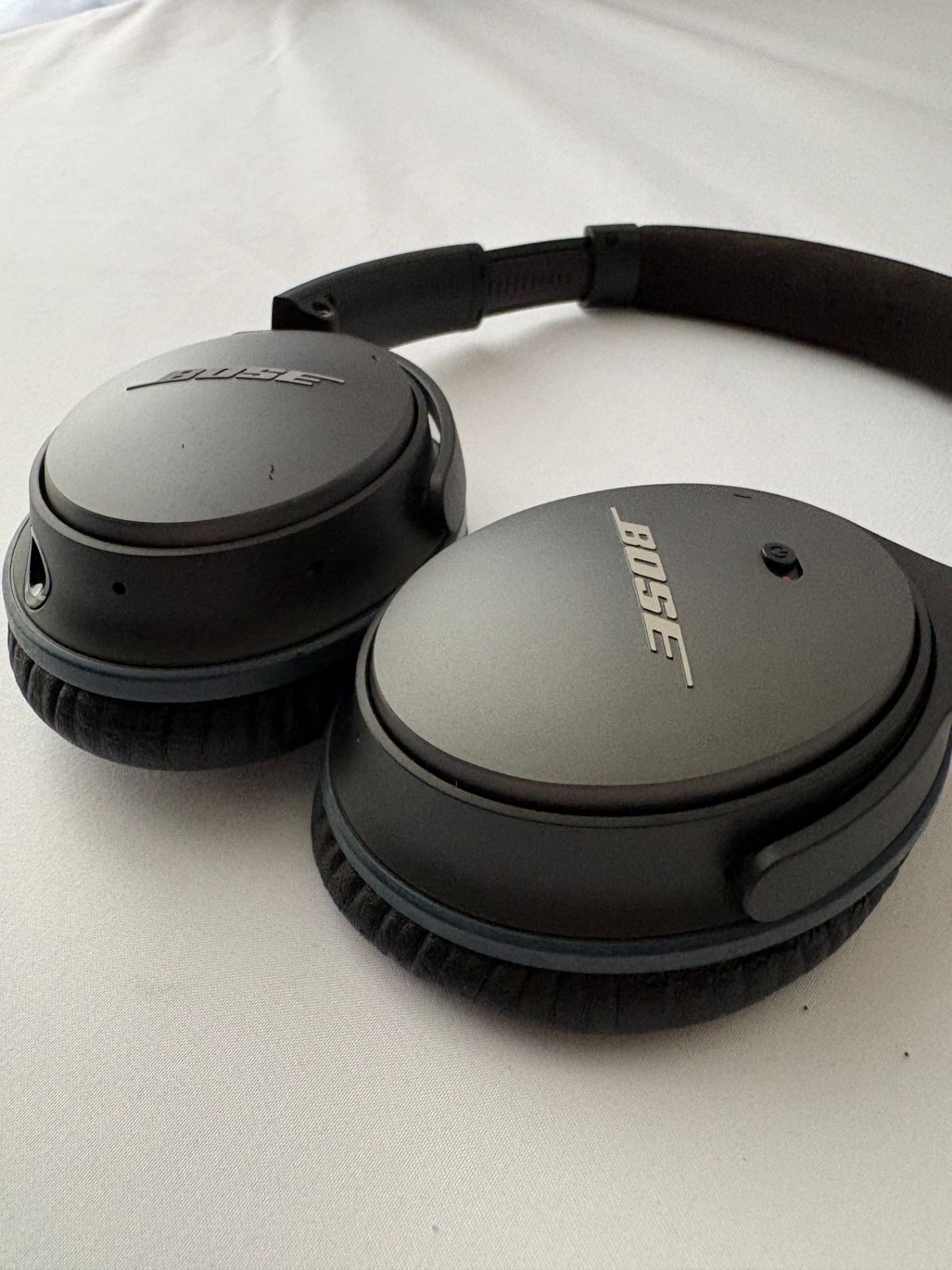○ ボーズ BOSE 有線ヘッドホン QuietComfort25 Apple製品対応
